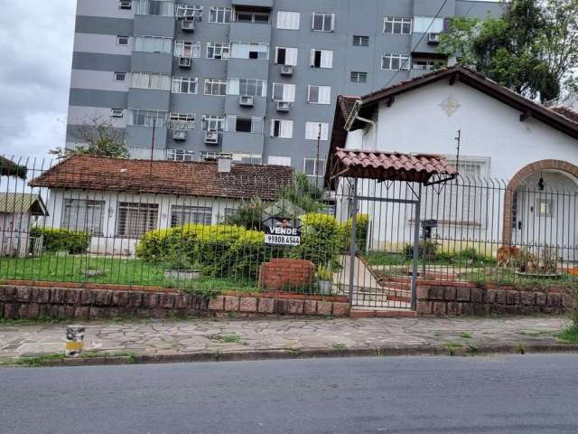 Casa de esquina, à venda, 4 quartos, piscina, jardim, no Bairro Aparício Borges, Porto Alegre/RS