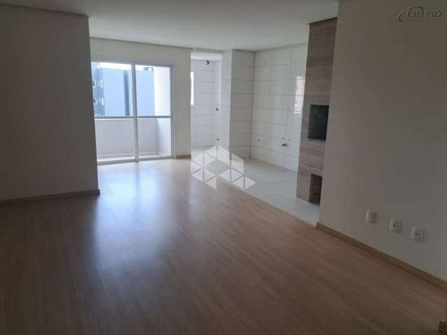 Apartamento à venda, 3 quartos, suíte, churrasuqueira e sacada. Caxias do Sul/RS.