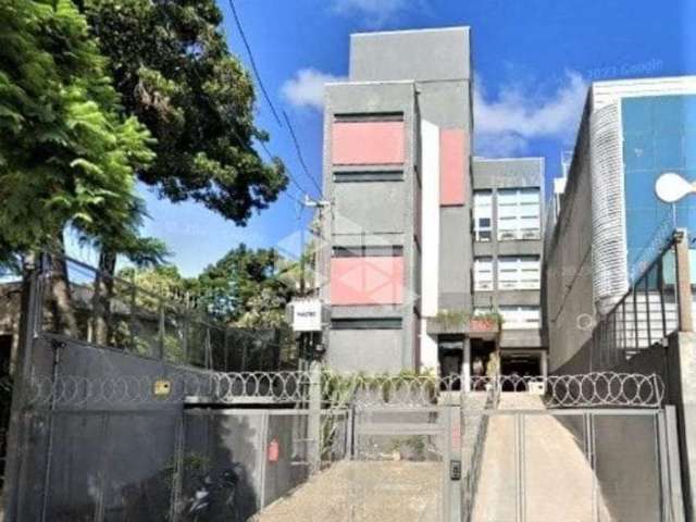 Prédio comercial com elevador e gerador no bairro Petrópolis em Porto Alegre