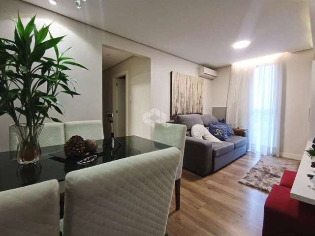 Apartamento 2 Dormitorios de frente, andar alto com elevador no Bairro Humaita, em Porto Alegre