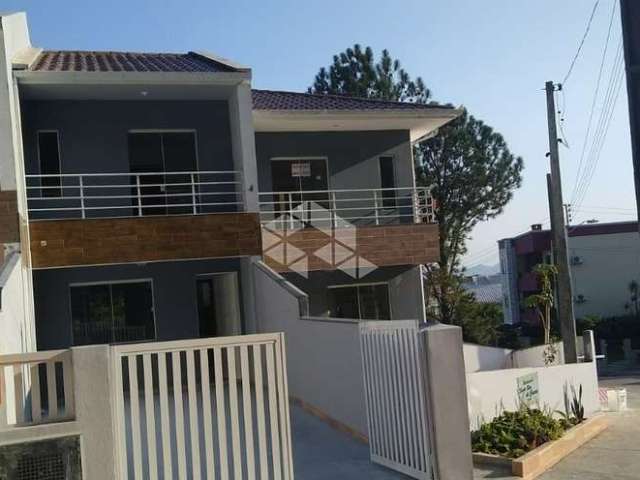 Casa geminada com dois quartos em potecas - são josé/sc