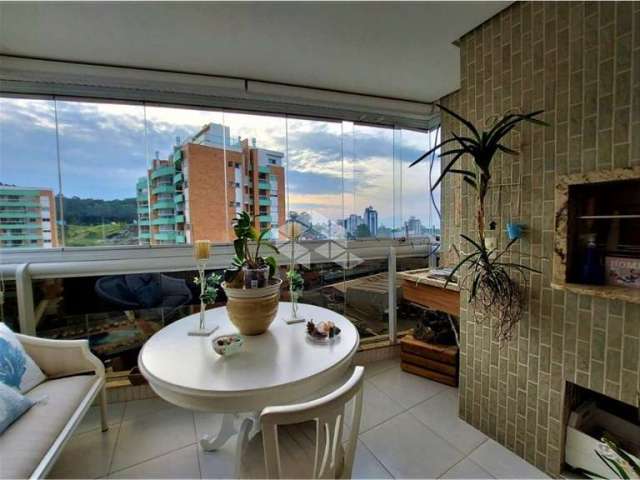 Apartamento duplex com quatro quartos no bairro trindade em florianópolis/sc