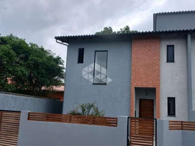 Casa 2 quartos são joão do rio vermelho, próximo a trilha do moçambique