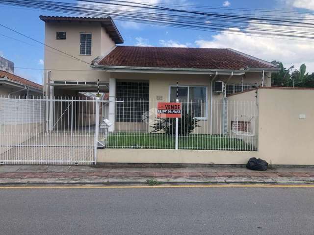 Casa Comercial no bairro Ipiranga - São José/SC