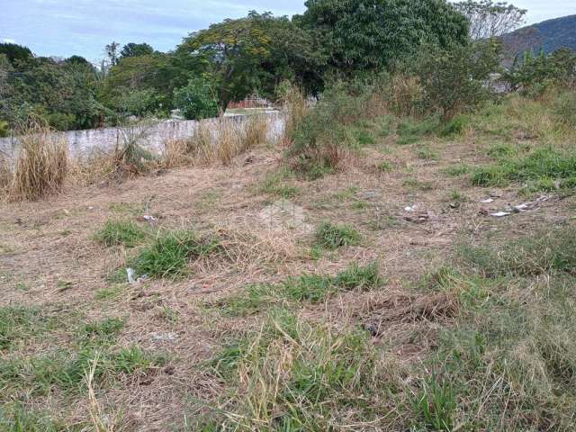 Terreno de 400m² no bairro São João do Rio Vermelho em Florianópolis