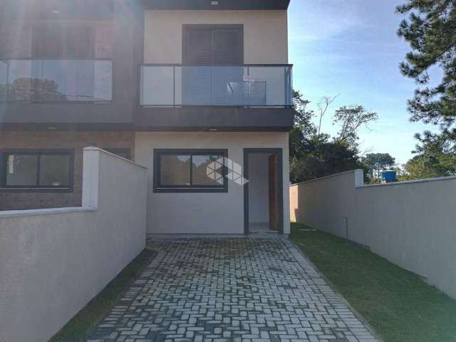 Casa geminada com 2 dormitórios no bairro São João do Rio Vermelho em Florianópolis/SC