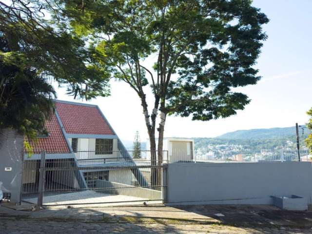 Casa de 339 m2 com 4 quartos a venda no Bairro Carvoeira