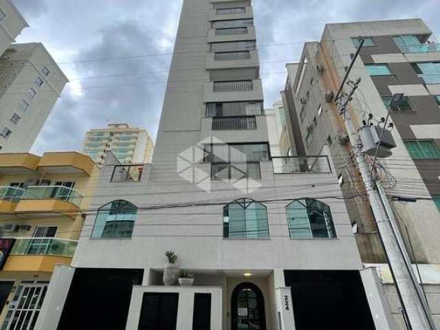 Apartamento em Meia Praia com 03 Suítes e 01 Vaga de garagem dupla, ótima  localização por apenas R$ 1.450.000,00