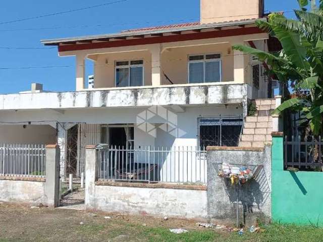 Casa de 2 pisos , sobrado em Pereque