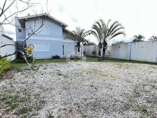 Casa em Tijucas, com amplo terreno, com dois dormitórios sendo 1 suíte