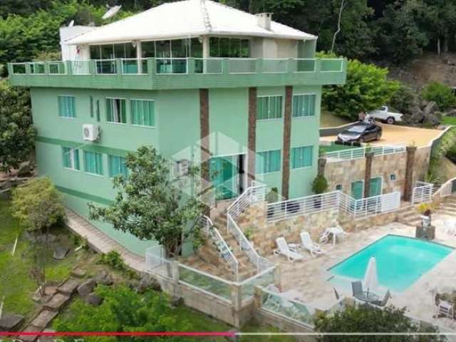 Chácara na subida do Morro do Boi, 69 mil m², casa com piscina e viabilidade de construção