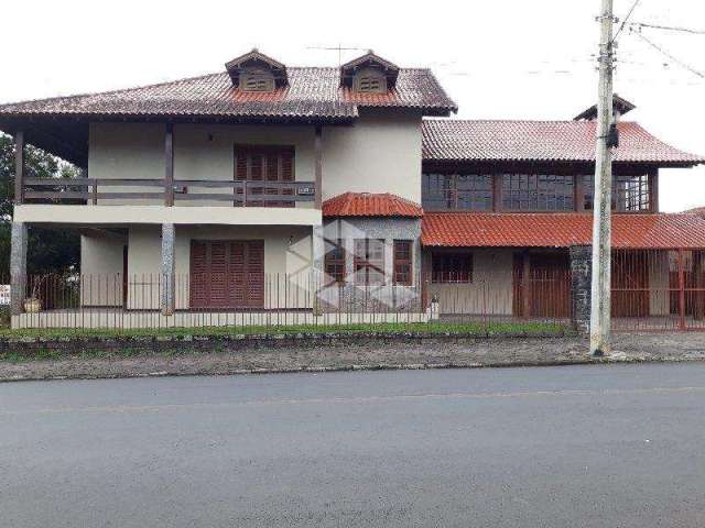 Casa / sobrado com 4 Dormitórios. para Venda, por R$ 1.200.000,00