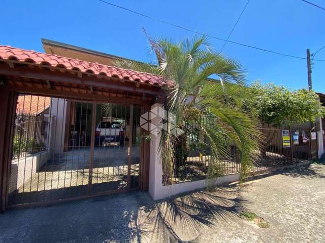 Residência com sala comercial no bairro Floresta