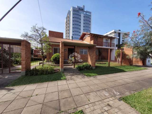 Casa ampla com 3 quartos 3 banheiros piscina, bairro Morro do Espelho São Leopoldo.