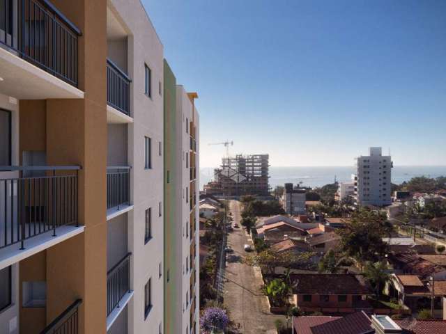 Apartamento localizado apenas 450 metros da praia no bairro Itacolomi em Balneário Piçarras -SC.