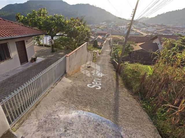 Casa na barra do rio cerro em jaragua do sul