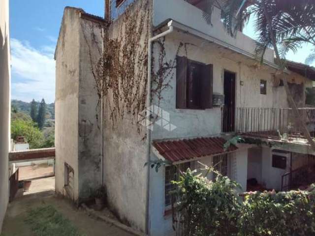 Casa no bairro Santa Teresa, junto a nova perimetral e ao bairro Menino Deus.