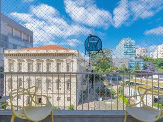 Apartamento com  3 dormitórios,3 banheiros e garagem