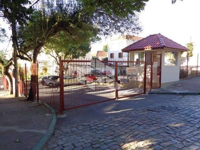 Apartamento de 03 dormitórios no bairro Santo Antonio com uma vaga de estacionamento. Ótima localização em bairro central de Porto Alegre