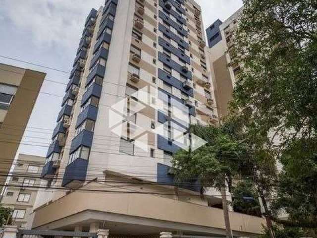 Apartamento de 2 dormitórios com vaga na Cidade Baixa