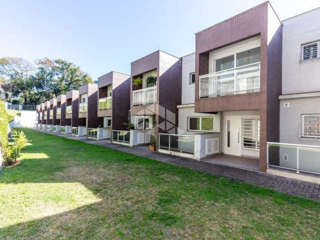 Casa em condomínio à venda com 5 quartos/dormitórios, 3 vagas/box , bairro Cristal em Porto Alegre/R