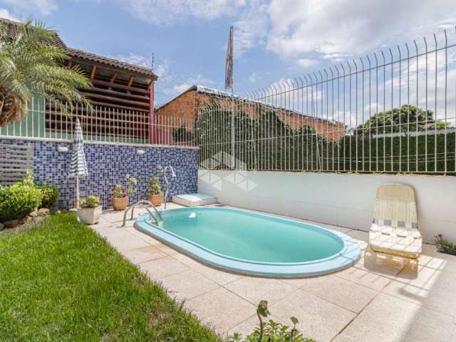 Casa 3 dormitórios com piscina  no bairro  Ipanema, Porto Alegre