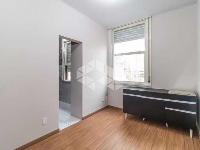 Apartamento no Centro Histórico, reformado, último andar