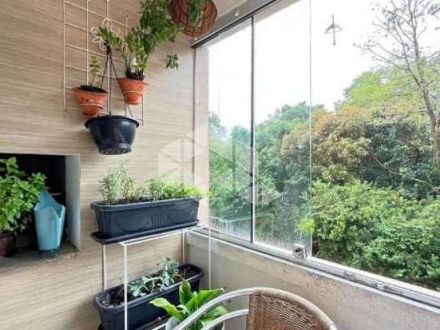 Apartamento 2 dormitórios em condomínio junto a natureza no Bairro Nonoai