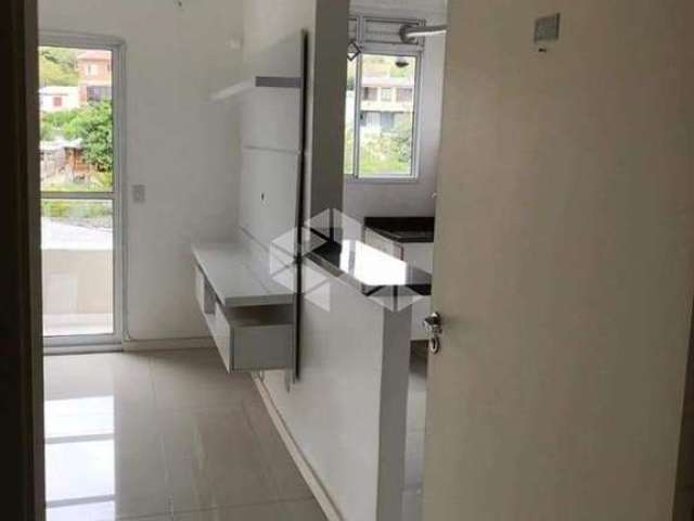 Apartamento de 02 dormitórios com garagem