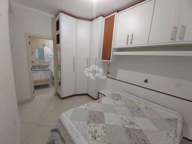 Apartamento a venda Canasvieiras 2 Dormitórios a 100mts do mar.