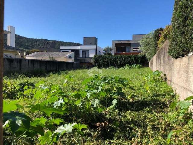 Terreno no loteamento Village III na Lagoa da Conceição.