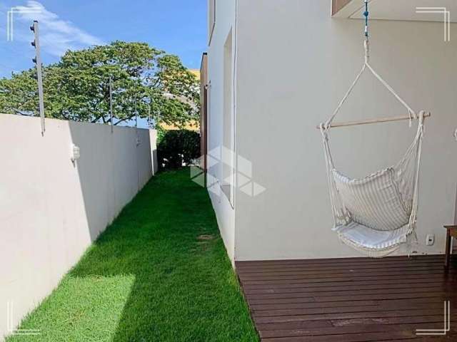 Residência com 4 quartos, com piscina e projeto de arquitetura encantador