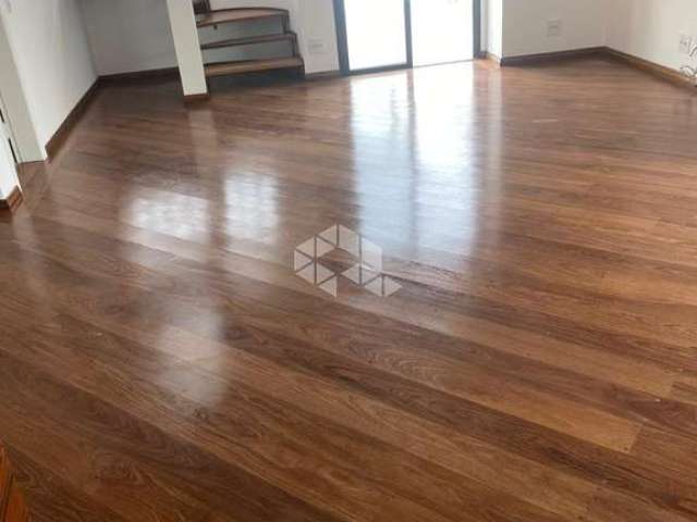 vende-se  Cobertura duplex, de 176m² com  4 dormitórios , sendo 2 suítes  4 banheiros 4  vagas localizada no Bairro  vila Andrade