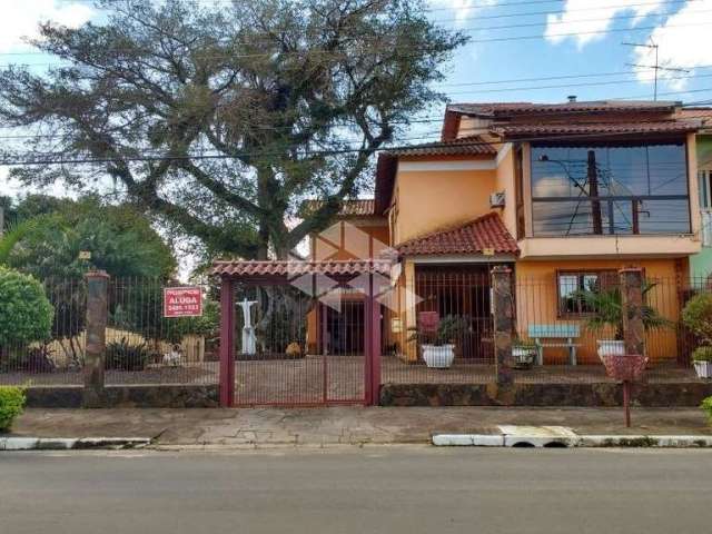 Casa 4 dormitórios, 1 suíte, 3 vagas