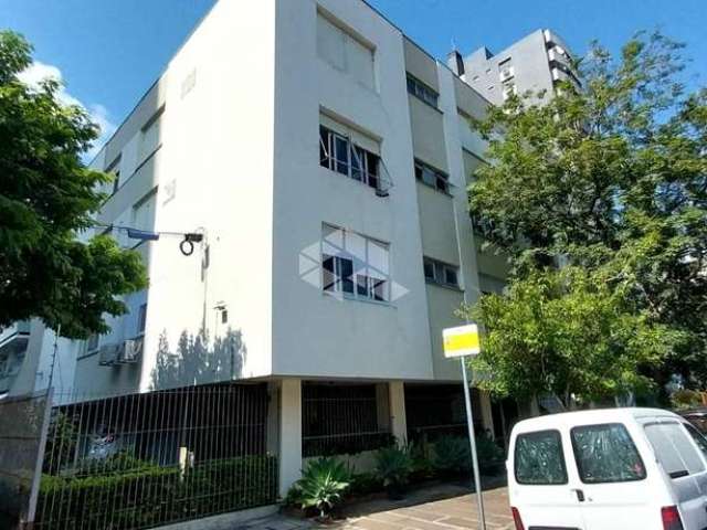 Apartamento dois dorm. suite banheiro social garagem fechada