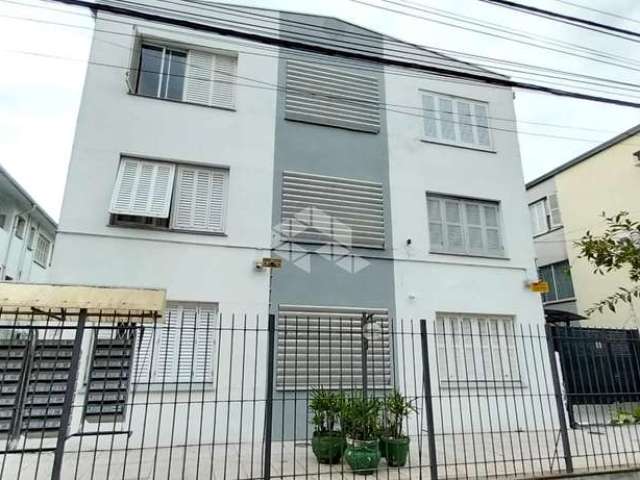 APARTAMENTO DE UM DORMITÓRIO COM PÁTIO AVANTAJADO  DE 80m²