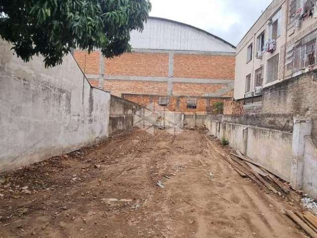 Terreno Plano, limpo, 9 x 29  a 60 metros da Av. Bento Gonçalves