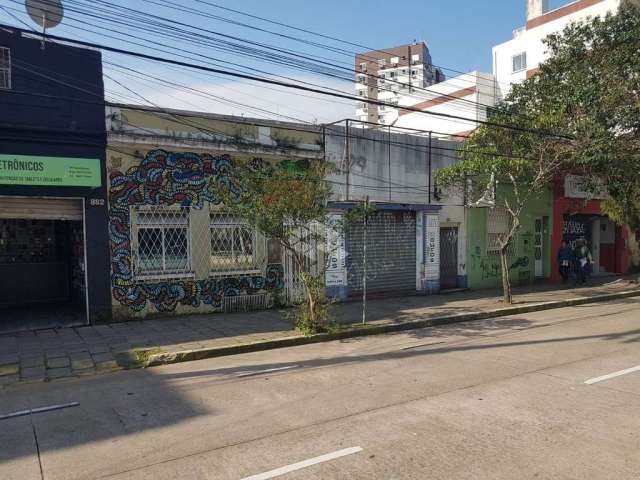 Casa com terreno na Cidade Baixa