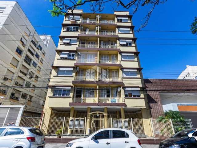 Apartamento dois dormitórios com sacada