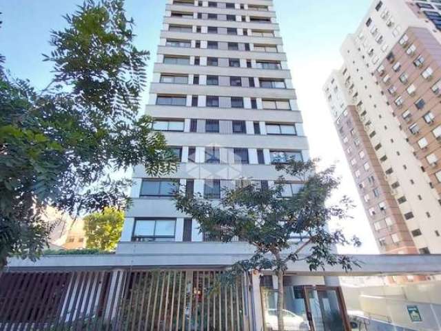 Apartamento dois dormitórios, 82 metros no menino deus