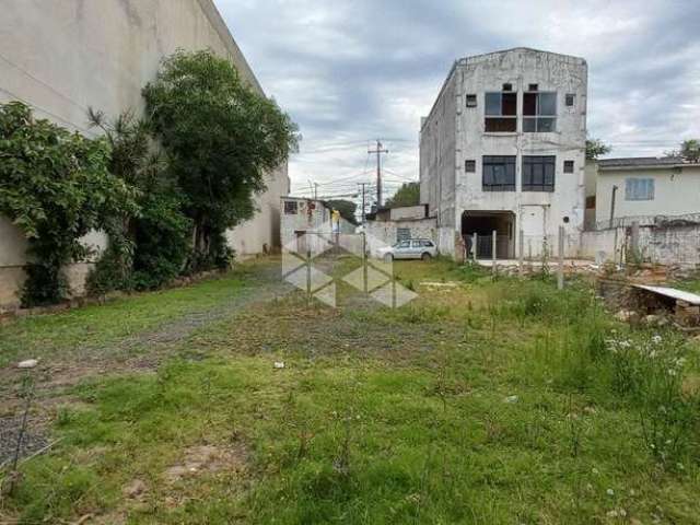 Terreno com aproximadamente 700² no bairro Cavalhada