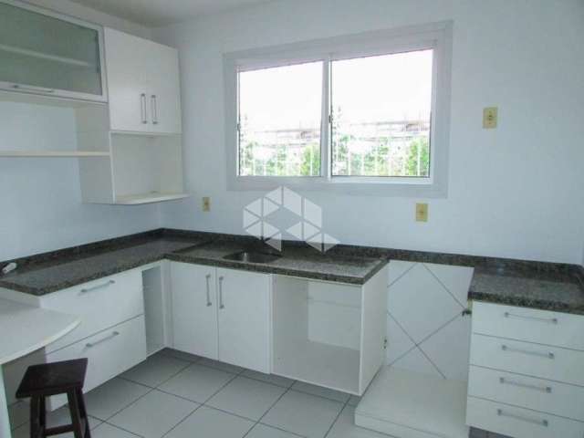 Casa em condomínio com 3 dormitórios, 1 suite e 2 vagas