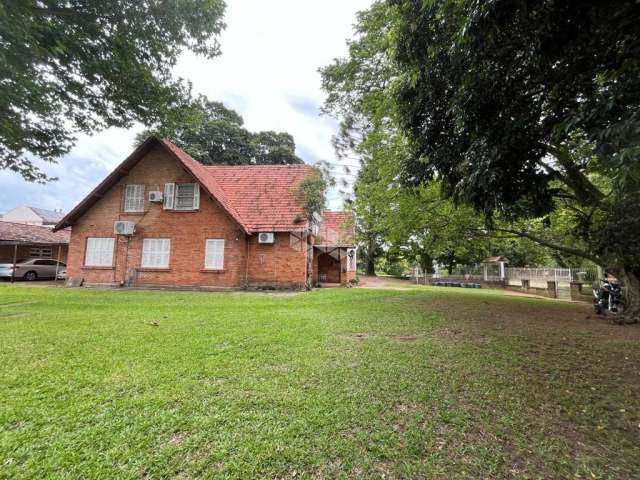 CASA EM TERRENO DE 1440m2