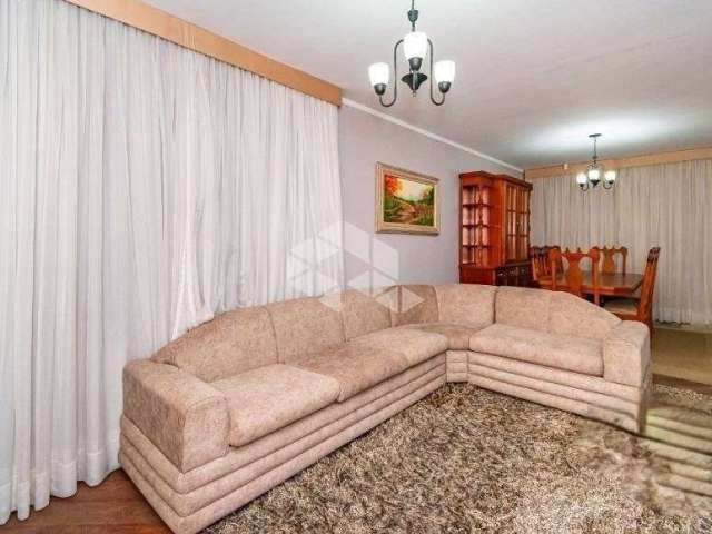 Casa com 3 dormitórios, 1 vaga no bairro Jardim Leopoldina