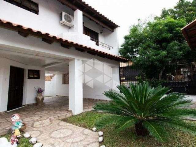 Casa 5 dormitórios, suíte, 6 vagas, pátio no Camaquã em Porto Alegre