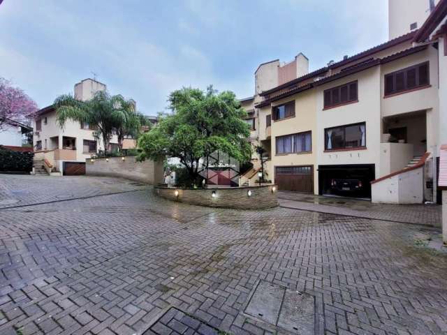 Casa mobiliada em condomínio, portaria fechada, 4 quatos, 2 suítes, 5 banheiros