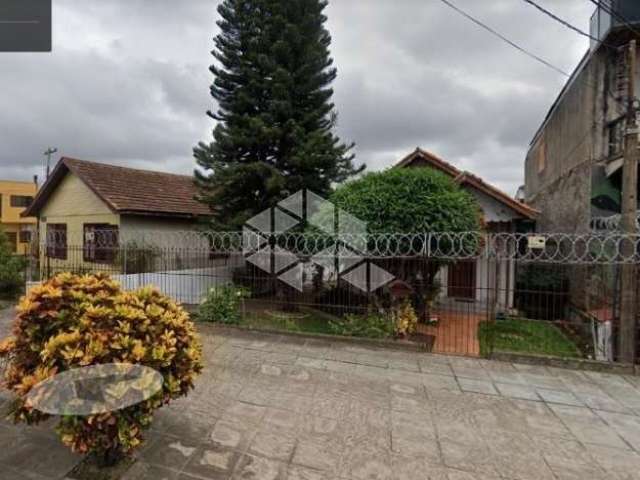 Vende -  se terreno com 1 casa em ótima localização no bairro jardim floresta.