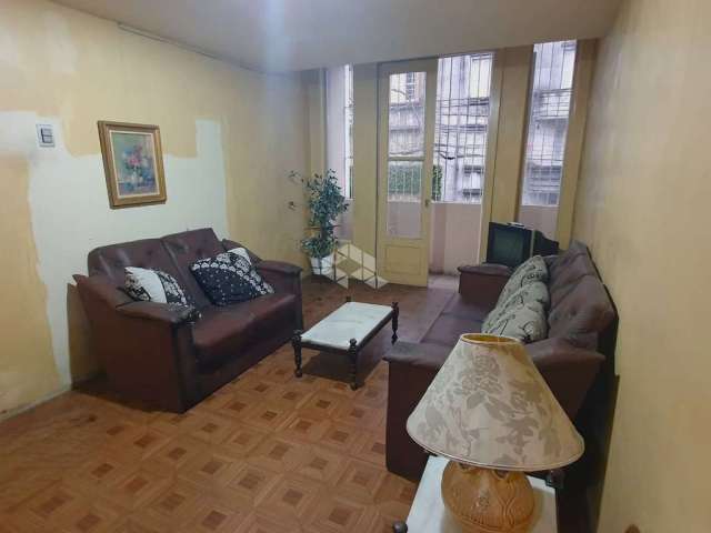 Apartamento com 2 Quartos e varanda na rua César Lombroso