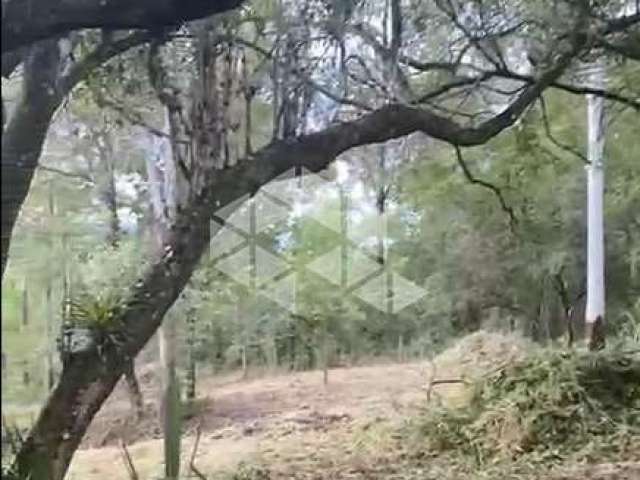 Lindo terreno alto com cachoeira