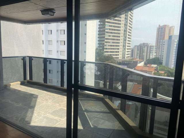 Vende-se apartamento 04 dorm, sendo 03 suítes, 03 vagas de garagem com 225m², na Lapa